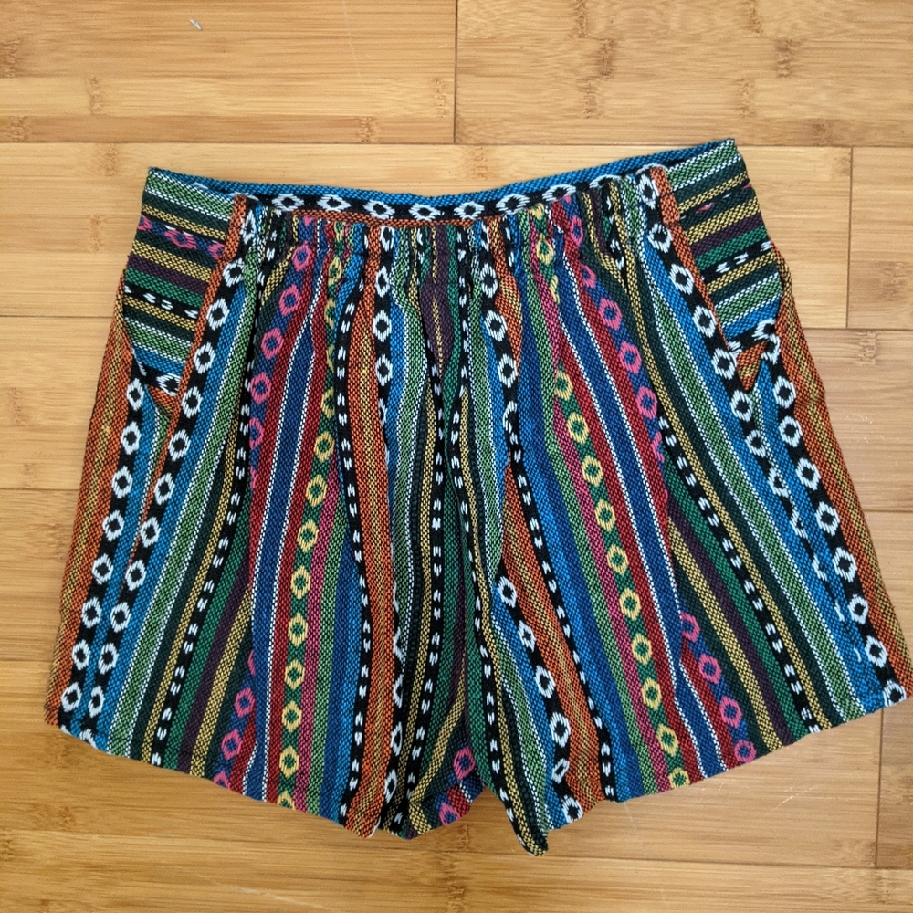 Colorful Woven Shorts with Pockets - Picture 4 of 4